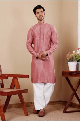 Red Men Kurta in Viscose with Embroidered KURR316