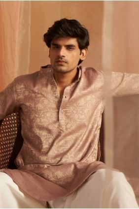 Mauve Men Kurta in Silk with Weaving KURR389