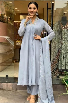 Embroidered Straight Pant Suit in Grey Rayon SK155403