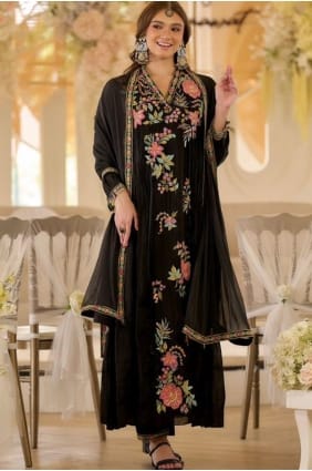 Georgette Black Salwar Kameez in Embroidered SK15855