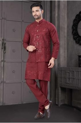 Viscose Men Kurta in Maroon with Embroidered KURR460